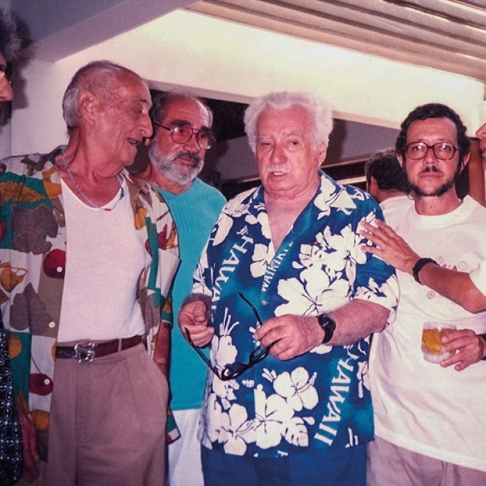 1992, aniversário de 80 anos de Jorge, da esquerda para a direita: Carybé, 
Jorge Amado, Ruy Espinheira e Jane Araújo/Foto: Acervo Família