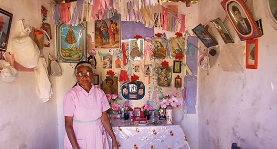 Dona Venerana Ferreira de Souza, 65 anos, rezadeira, Mucugê, Bahia/ Foto: Biaggio Talento/ Helenita Hollanda